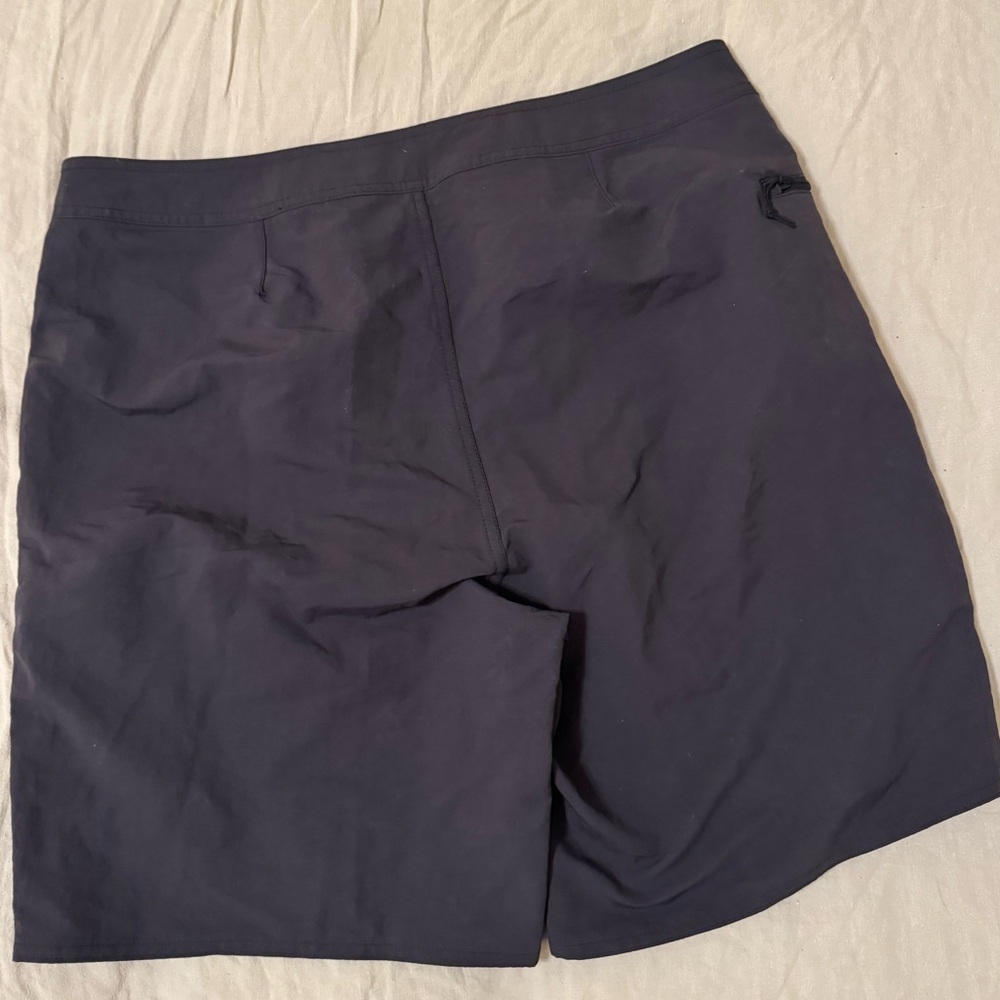 Patagonia Board Shorts Mens 35 Black Wayfarer Swim Trunks Unlined Surf Beachwear - Picture 10 of 10
